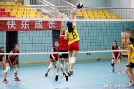 他肩负着赢得高尔夫赛事和保住美巡赛参赛资格的双重压力。目前单独排名第二的里奇·卡斯蒂略有望一举两得。 来源：美巡赛PGATOUR官方推特