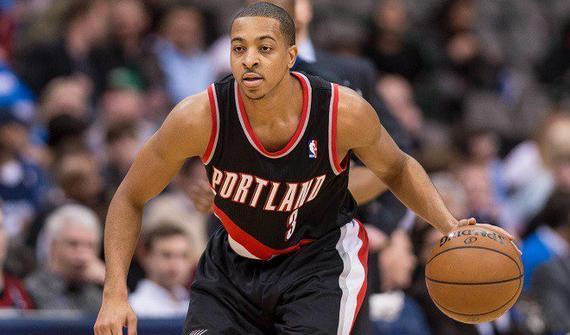 而是用脚背 而是用脚背